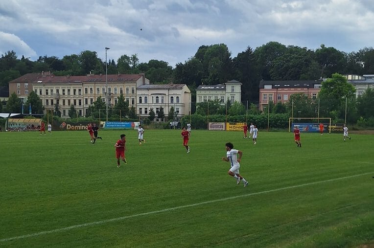 U17